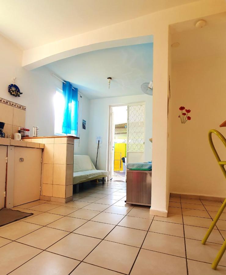 Maison Confortable A Sainte-Anne Εξωτερικό φωτογραφία